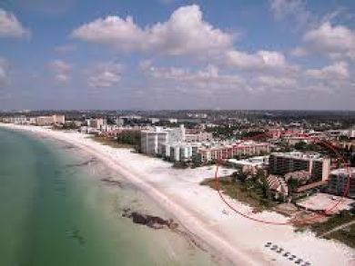 Charming 2 Bedroom Condo on the Bay Private Beach Access